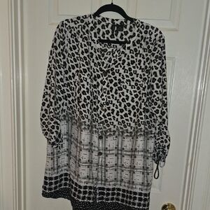 New Directions Black and White Leopard Print Blouse